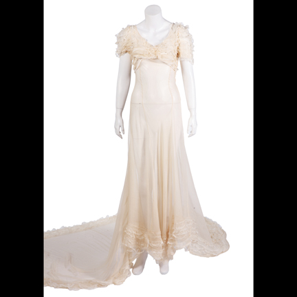 AVRIL LAVIGNE - cream chiffon dress worn in the 