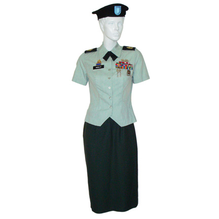 MAJOR MOVIE STAR - Sgt. Louisa Morley (Vivica Fox) Army uniform