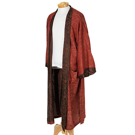 PAINTED VEIL - Waddington (Toby Jones) Red Chinese Robe with Two White Tank Tops