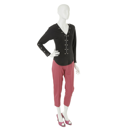 MARRIED... WITH CHILDREN - Peg Bundy (Katey Sagal) Black Stud Top with Pink Capris and Pink Heels