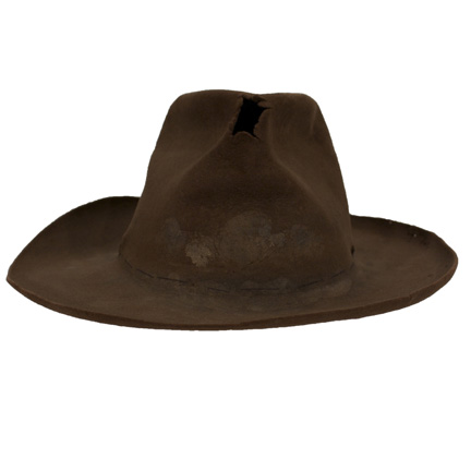 TRUE GRIT (2011)  Rooster Cogburn (Jeff Bridges)  Signature cowboy hat